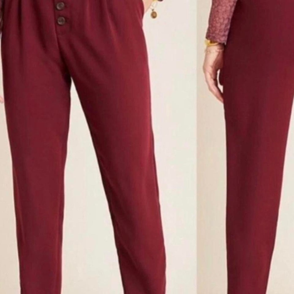 Anthropologie burgundy pleated button front polyester pants women's size 4‎